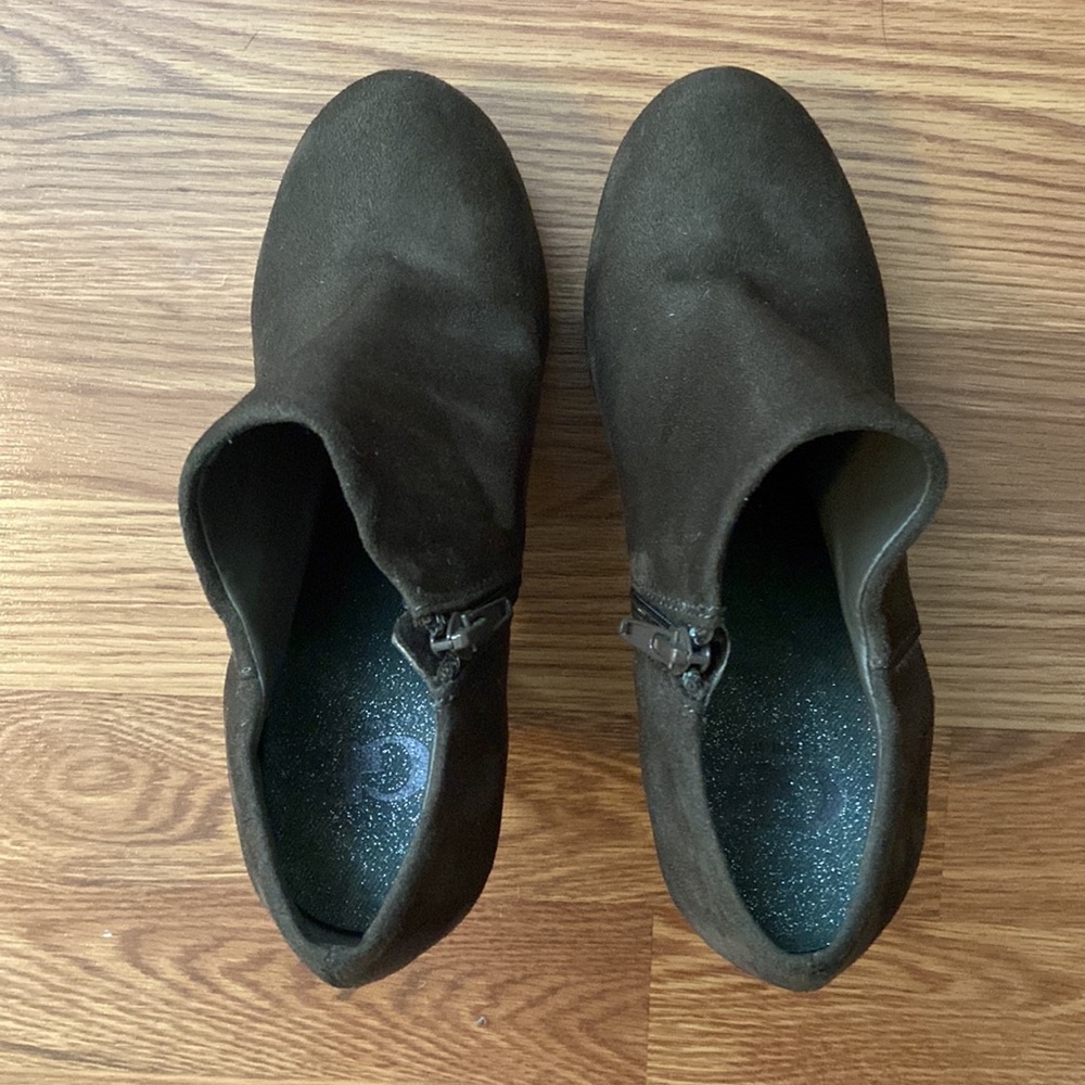 Gianni Bini brown suede heels - Picture 5 of 8